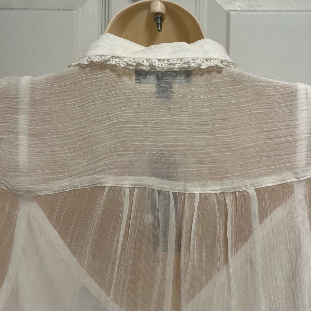 J.CREW Ivory Sheer Chiffon Lace
Trim Button Up Shirt Size 6 - NWT - Picture 12 of 15